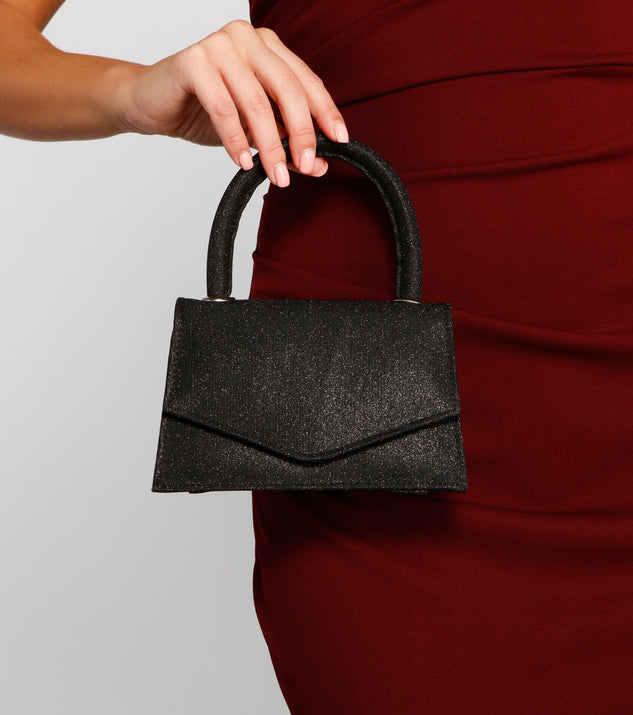 With Glitzy Mini Top Handle Bag as your homecoming jewelry or accessories, your 2023 Homecoming dress look will be fire!
