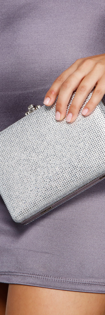 With So Glam Rhinestone Box Clutch as your homecoming jewelry or accessories, your 2023 Homecoming dress look will be fire!