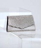 With Bring The Bling Rhinestone Scalloped Trim Clutch as your homecoming jewelry or accessories, your 2023 Homecoming dress look will be fire!