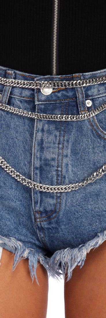 Triple Row Swag Chain Belt is a trendy pick to create 2023 festival outfits, festival dresses, outfits for concerts or raves, and complete your best party outfits!