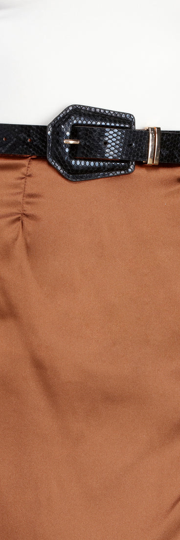 Textured Snake Belt is a trendy pick to create 2023 festival outfits, festival dresses, outfits for concerts or raves, and complete your best party outfits!