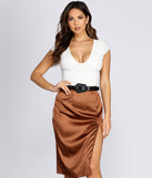 Textured Snake Belt is a trendy pick to create 2023 festival outfits, festival dresses, outfits for concerts or raves, and complete your best party outfits!
