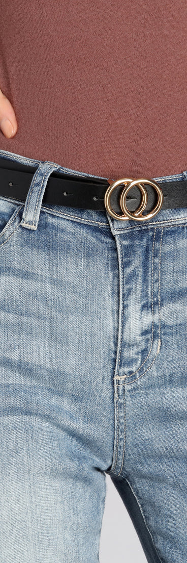 Skinny Double O-Ring Belt is a trendy pick to create 2023 festival outfits, festival dresses, outfits for concerts or raves, and complete your best party outfits!