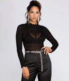 On Edge Woven Chain Belt is a trendy pick to create 2023 festival outfits, festival dresses, outfits for concerts or raves, and complete your best party outfits!