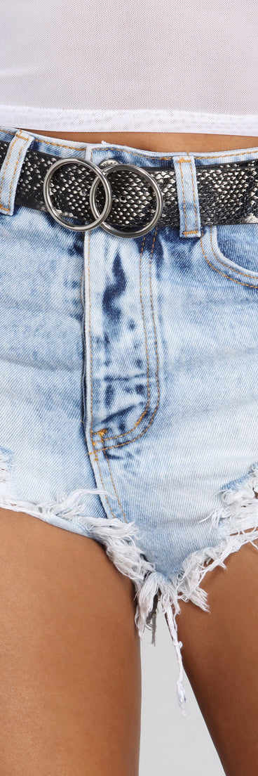 Faux Leather Snake Double O-Ring Belt is a trendy pick to create 2023 festival outfits, festival dresses, outfits for concerts or raves, and complete your best party outfits!