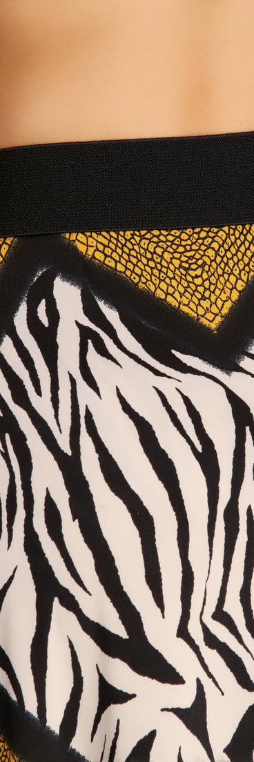 Lucky U Double Buckle Faux Leather Stretch Belt is a trendy pick to create 2023 festival outfits, festival dresses, outfits for concerts or raves, and complete your best party outfits!