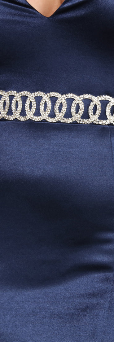 Major Glam Status Rhinestone Chain Belt is the perfect Homecoming look pick with on-trend details to make the 2023 HOCO dance your most memorable event yet!