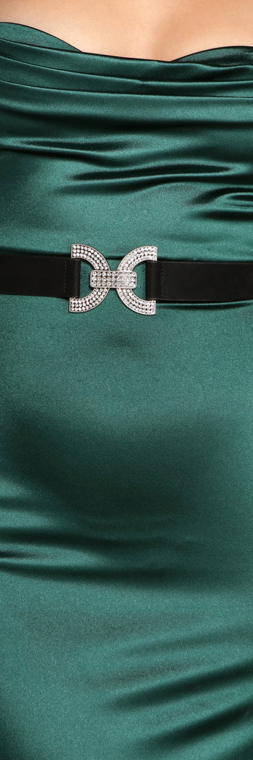 Glamour Girl Rhinestone Faux Leather Belt is the perfect Homecoming look pick with on-trend details to make the 2023 HOCO dance your most memorable event yet!