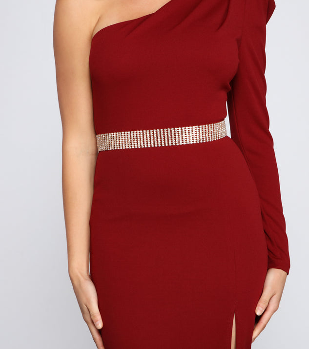 All That Glitz Rhinestone Belt is a stunning choice for a bridesmaid dress or maid of honor dress, and to feel beautiful at Homecoming 2023, fall or winter weddings, formals, & military balls!