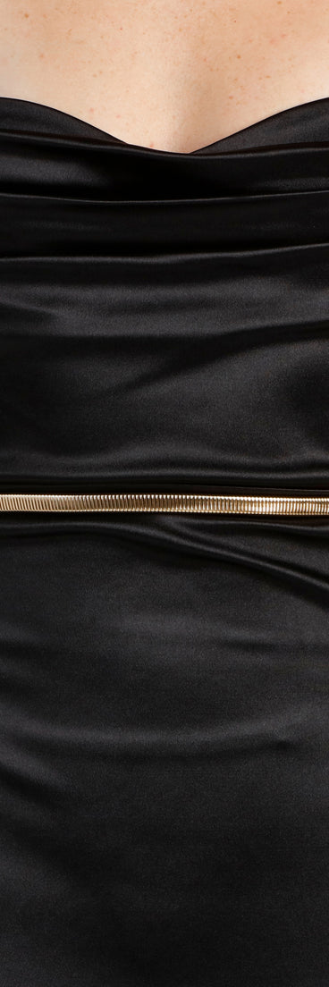 Trendy Coil Metal Stretch Belt creates the perfect New Year’s Eve Outfit or new years dress with stylish details in the latest trends to ring in 2023!