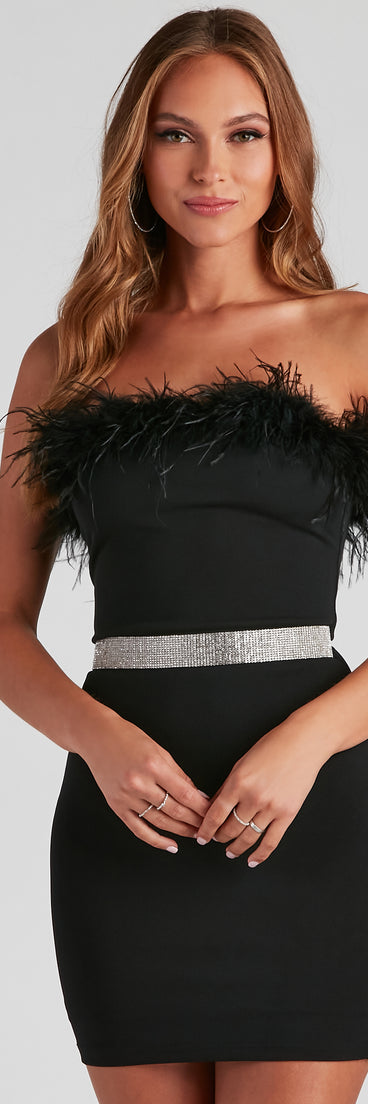 Glam Story Rhinestone Belt is the perfect Homecoming look pick with on-trend details to make the 2023 HOCO dance your most memorable event yet!
