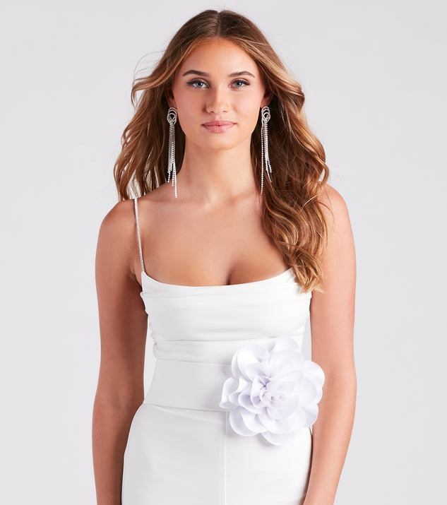 With Sweet Allure Rose Statement Stretch Belt as your homecoming jewelry or accessories, your 2023 Homecoming dress look will be fire!