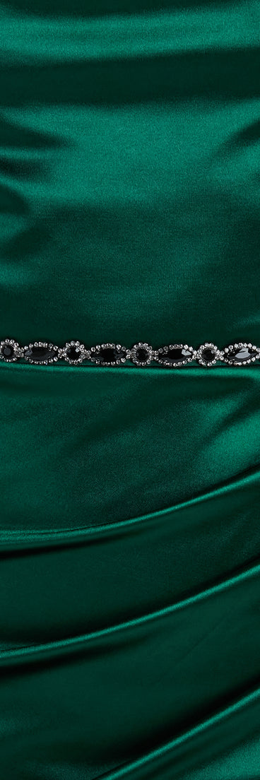 Homecoming jewelry and accessories like the Exquisite Beauty Gemstone And Rhinestone Chain Belt provide the finishing touch to help you dazzle at HOCO 2024!