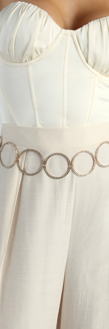 Trendy Glitz Rhinestone O-Ring Chain Belt is a fire pick to create a concert outfit, 2024 festival looks, outfits for raves, or to complete your best party outfits or clubwear!