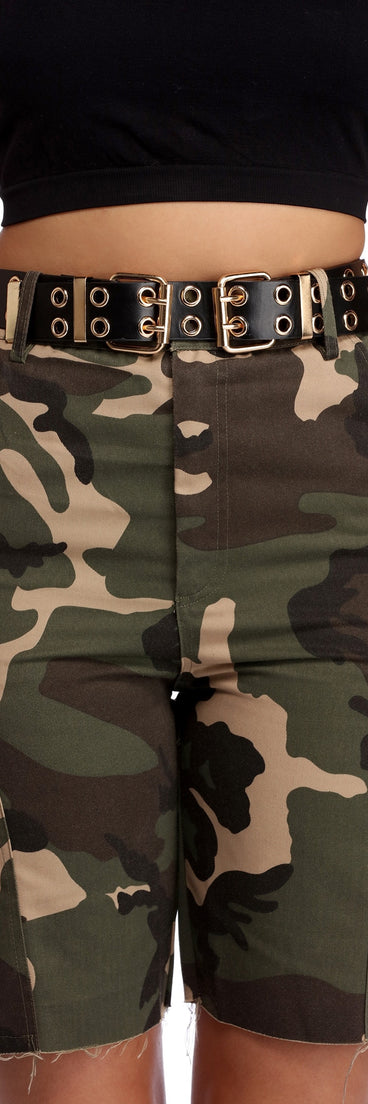 Double Exposure Faux Leather Belt is a trendy pick to create 2023 festival outfits, festival dresses, outfits for concerts or raves, and complete your best party outfits!