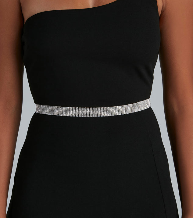 Homecoming jewelry and accessories like the Gleaming Rhinestone Belt provide the finishing touch to help you dazzle at HOCO 2024!