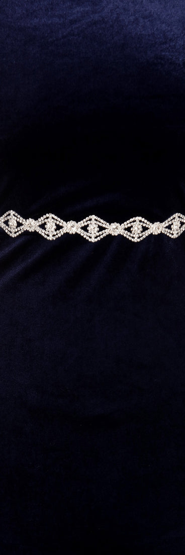 Glam Curved Rhinestone Belt is the perfect Homecoming look pick with on-trend details to make the 2023 HOCO dance your most memorable event yet!