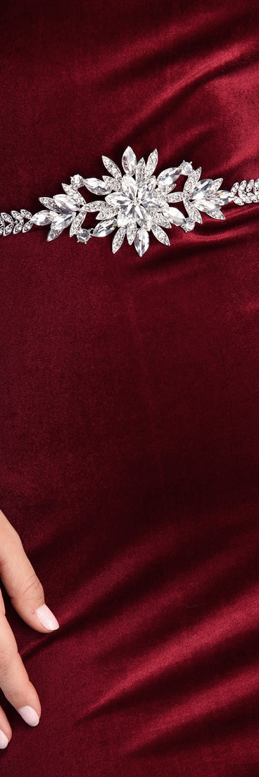 Blossom And Shine Statement Belt is the perfect Homecoming look pick with on-trend details to make the 2023 HOCO dance your most memorable event yet!