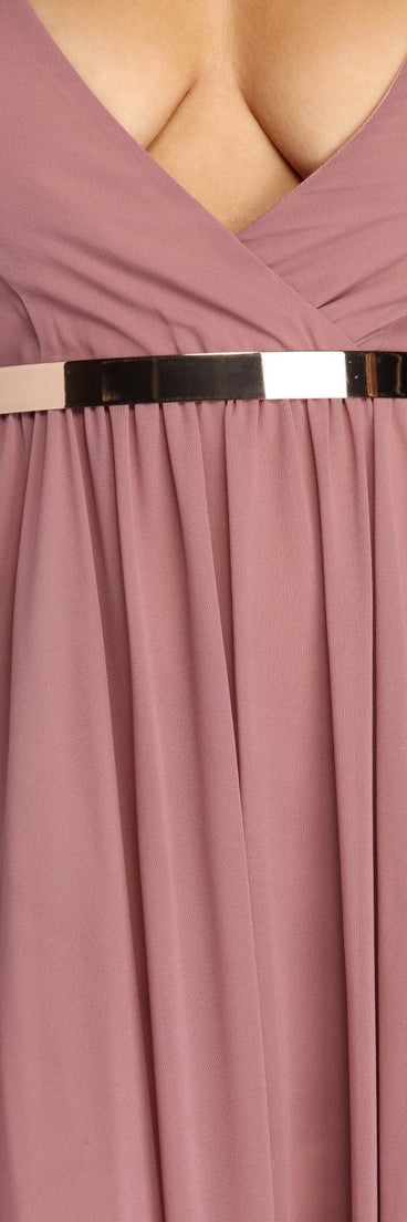 Chic & Sleek Metal Belt is the perfect Homecoming look pick with on-trend details to make the 2023 HOCO dance your most memorable event yet!