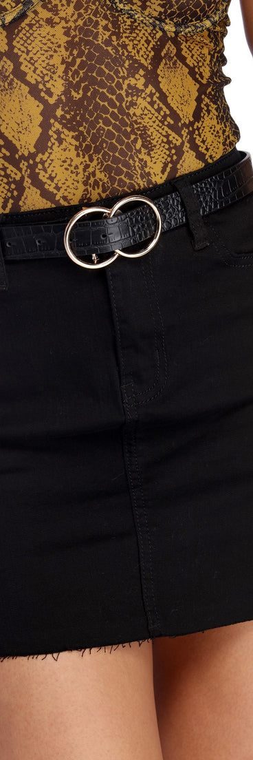 Double O Ring Faux Croc Belt is a trendy pick to create 2023 festival outfits, festival dresses, outfits for concerts or raves, and complete your best party outfits!