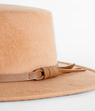 Belted Boater Hat is a trendy pick to create 2023 festival outfits, festival dresses, outfits for concerts or raves, and complete your best party outfits!