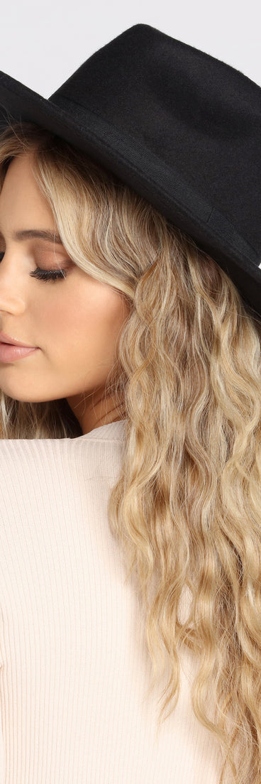 Pic-Worthy Panama Hat is a trendy pick to create 2023 festival outfits, festival dresses, outfits for concerts or raves, and complete your best party outfits!