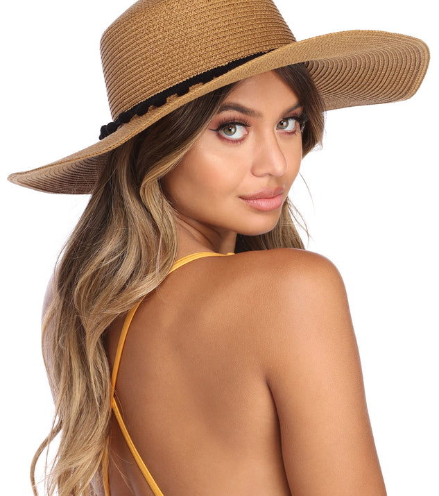 Pom Pom Straw Hat is a trendy pick to create 2023 festival outfits, festival dresses, outfits for concerts or raves, and complete your best party outfits!