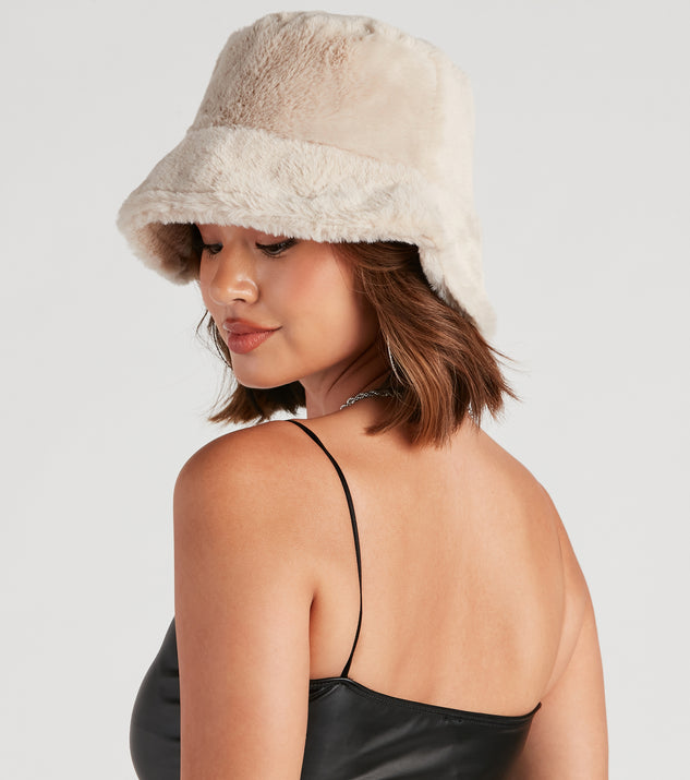 【TATIANA】Frozen White Fur Bucket Hat バケットハット Women's White Fur Bucket Hat, White Soft Plush Fur Beanie