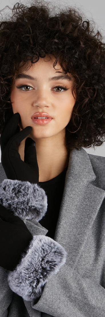 Lady In Faux Fur Cuff Gloves