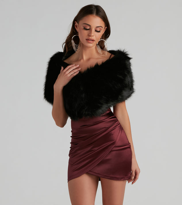 With Ms. Diva Faux Fur Shawl as your homecoming jewelry or accessories, your 2023 Homecoming dress look will be fire!