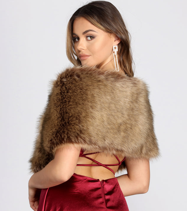 An Exquisite Moment Faux Fur Shawl & Windsor