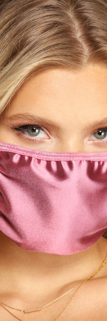 With Sleek Satin Face Mask as your homecoming jewelry or accessories, your 2023 Homecoming dress look will be fire!