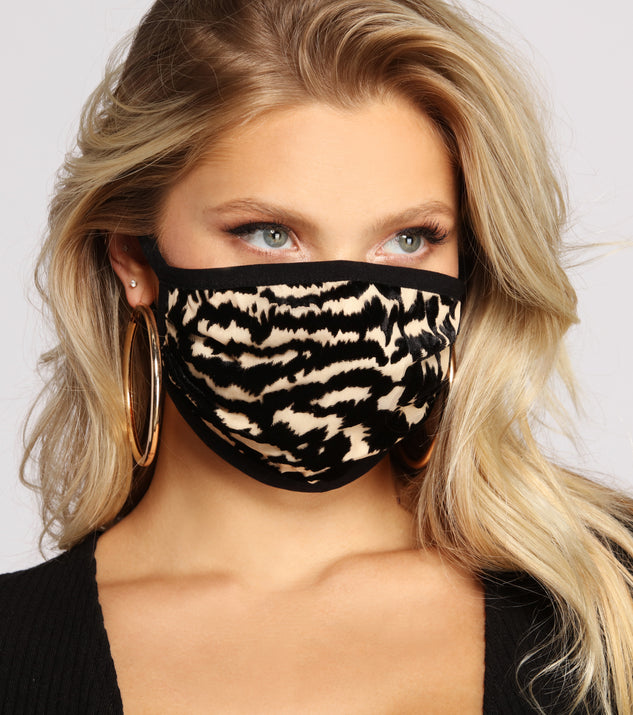 Mesh and Velvet Face Mash With Earloops
