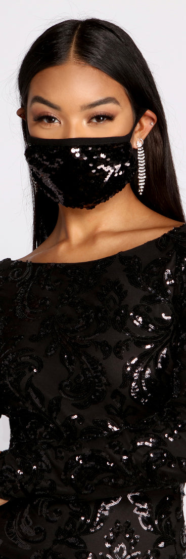 Stunning Sequin Glam Face Mask creates the perfect New Year’s Eve Outfit or new years dress with stylish details in the latest trends to ring in 2023!