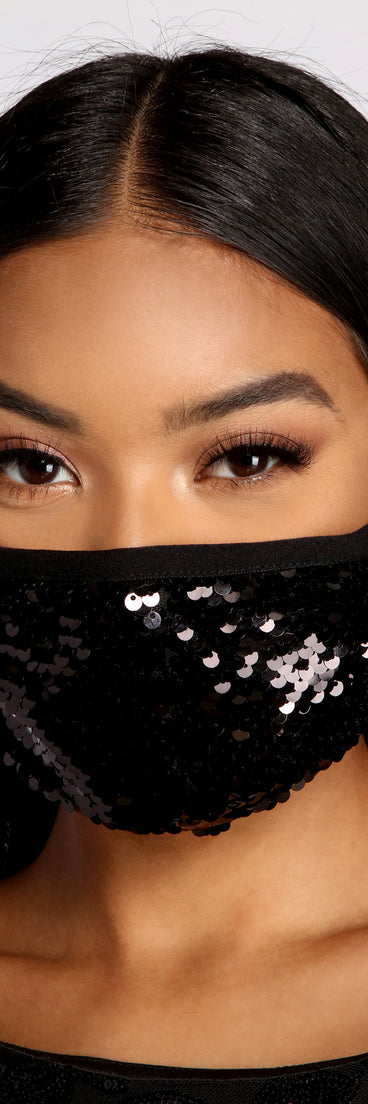 With Stunning Sequin Glam Face Mask as your homecoming jewelry or accessories, your 2023 Homecoming dress look will be fire!