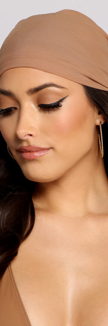 You’ll look stunning in the Chic Vibes Mesh Headwrap when paired with its matching separate to create a glam clothing set perfect for parties, date nights, concert outfits, back-to-school attire, or for any summer event!