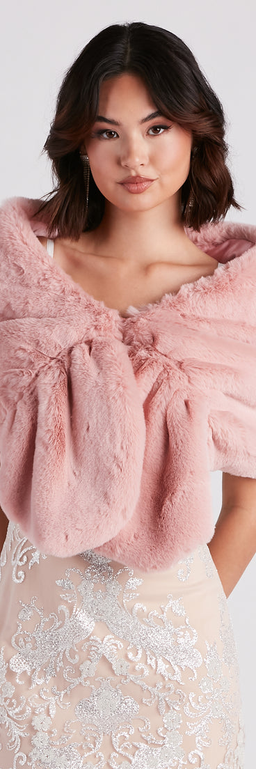 With So Luxe Faux Fur Wrap as your homecoming jewelry or accessories, your 2023 Homecoming dress look will be fire!