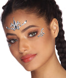 Faceted Tear Drop Face Gems is a trendy pick to create 2023 festival outfits, festival dresses, outfits for concerts or raves, and complete your best party outfits!