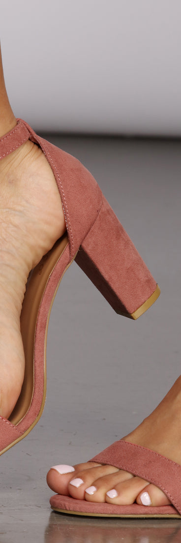 Striking Suede Heels is the perfect Homecoming look pick with on-trend details to make the 2023 HOCO dance your most memorable event yet!