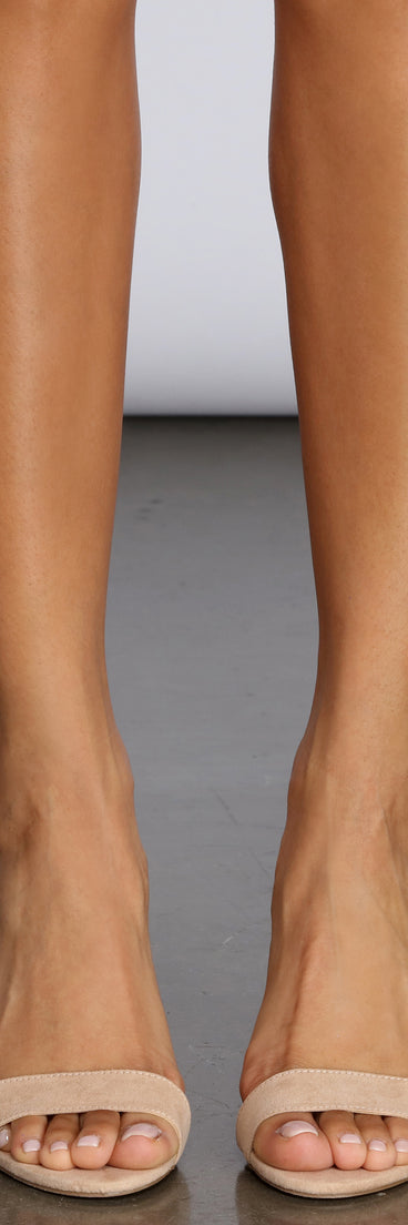 Essential Sling Back Block Heels is the perfect Homecoming look pick with on-trend details to make the 2023 HOCO dance your most memorable event yet!