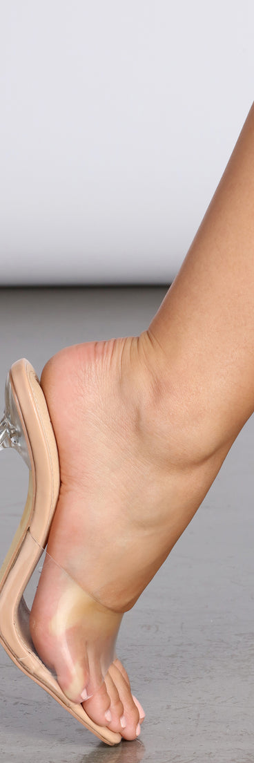 Stacked On Style Clear Mules is the perfect Homecoming look pick with on-trend details to make the 2023 HOCO dance your most memorable event yet!