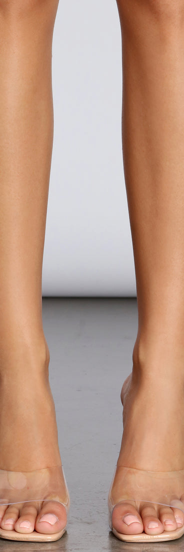 Stacked On Style Clear Mules is the perfect Homecoming look pick with on-trend details to make the 2023 HOCO dance your most memorable event yet!