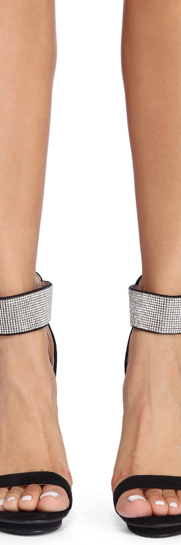 Rhine Out Stiletto Heels is the perfect Homecoming look pick with on-trend details to make the 2023 HOCO dance your most memorable event yet!