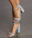 Everyday Chic Block Heels is the perfect Homecoming look pick with on-trend details to make the 2023 HOCO dance your most memorable event yet!