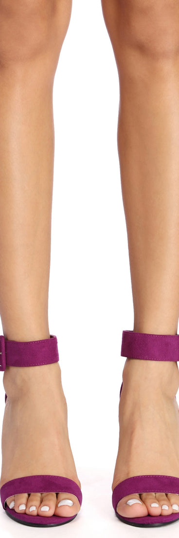 Buckle Up Block Heels is the perfect Homecoming look pick with on-trend details to make the 2023 HOCO dance your most memorable event yet!