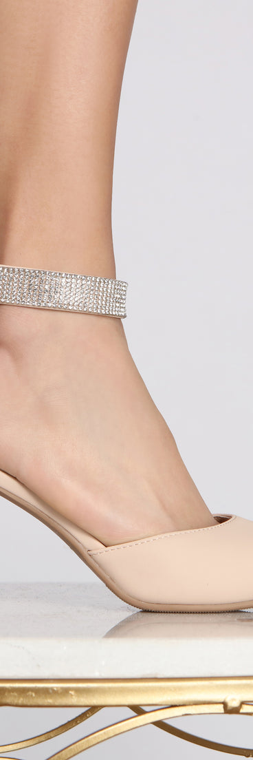 Radiant Stunner Block Heels are chic ladies' shoes to complete your best 2023 outfits. They come in a variety of trendy women's shoe styles like platforms and dressy low-heels, & are available in wide widths for better comfort.