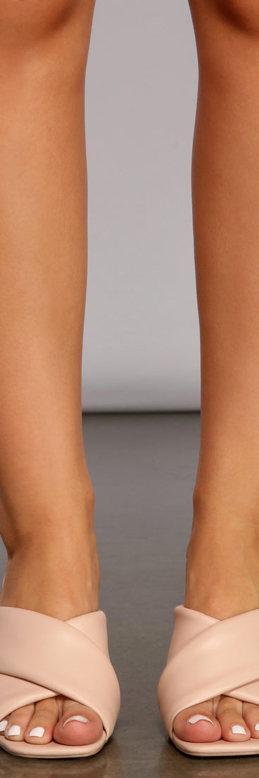 Sleek Style Square Toe Mules are chic ladies' shoes to complete your best 2023 outfits. They come in a variety of trendy women's shoe styles like platforms and dressy low-heels, & are available in wide widths for better comfort.