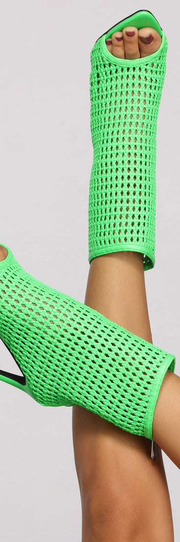 Neon Lights Caged Stiletto Heels are chic ladies' shoes to complete your best 2023 outfits. They come in a variety of trendy women's shoe styles like platforms and dressy low-heels, & are available in wide widths for better comfort.