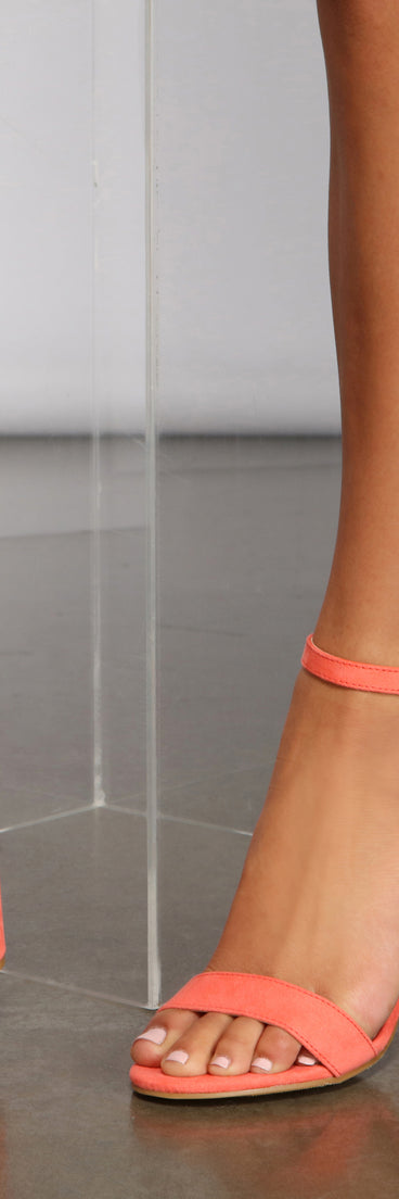 Keep it Cute Basic Block Heels is a stunning choice for a bridesmaid dress or maid of honor dress, and to feel beautiful at Homecoming 2023, fall or winter weddings, formals, & military balls!