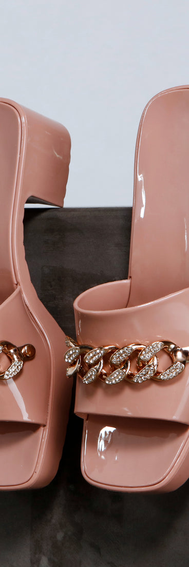 Glam Trendsetter Jelly Mules are chic ladies' shoes to complete your best 2023 outfits. They come in a variety of trendy women's shoe styles like platforms and dressy low-heels, & are available in wide widths for better comfort.